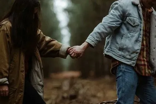 Mevcut İlişkinizle İlgili Rüyalar – Güçlü Bağlar mı, İçsel Sorgulamalar mı?